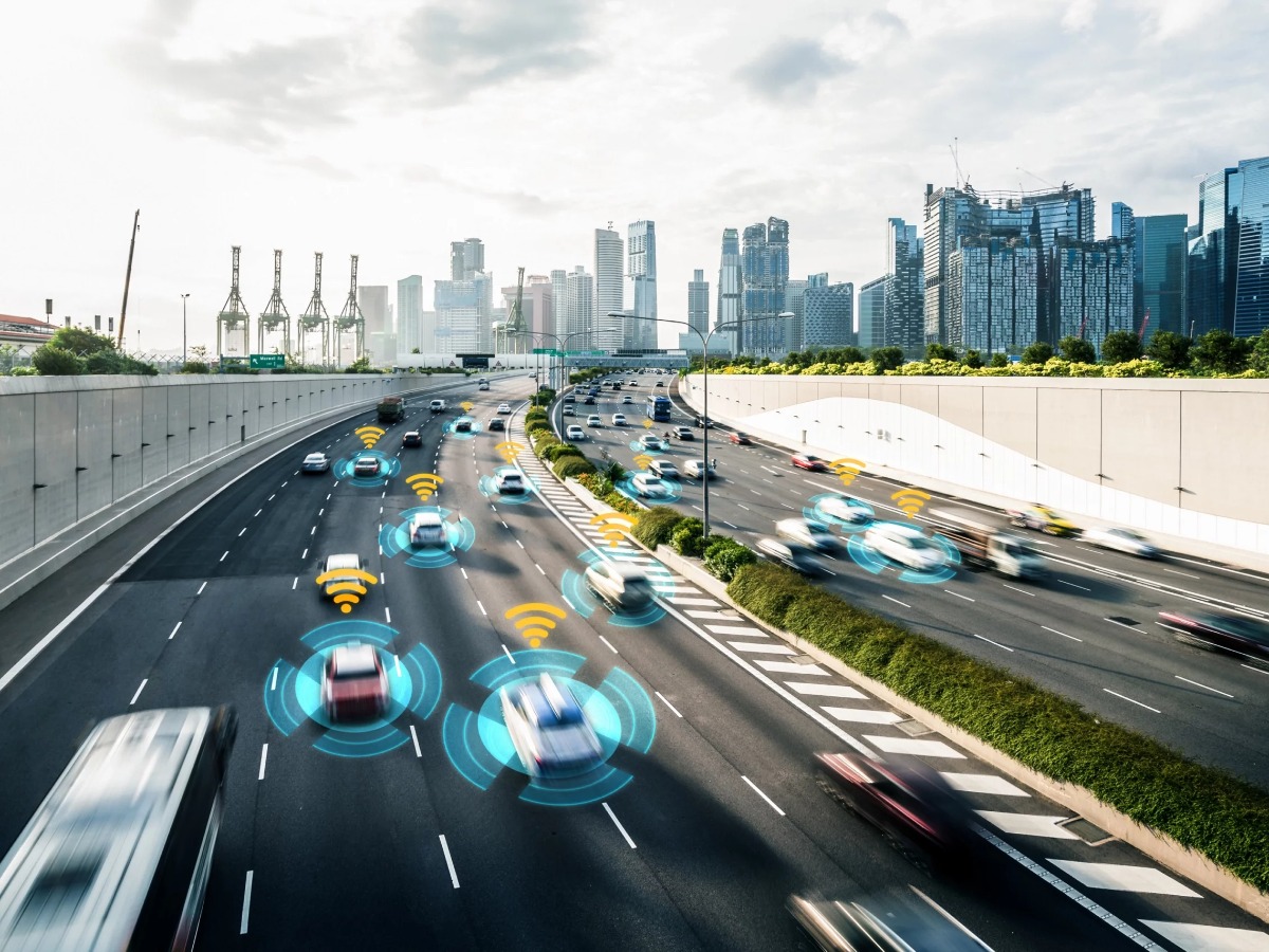 Transporte urbano em movimento na cidade